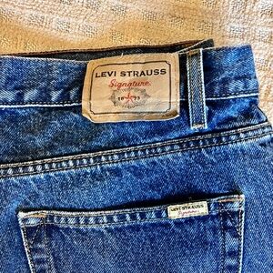 LEVI STAUSS JEANS
